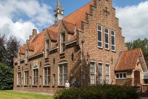 Zonnepanelen geplaatst op het MFC de Brink in Sleen